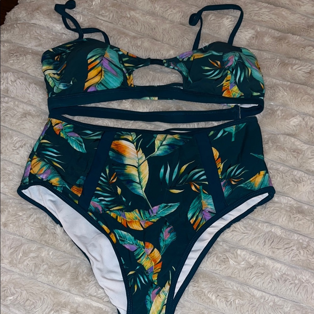 Cupshe Tropical Leaf Print Bikini Set NWOT